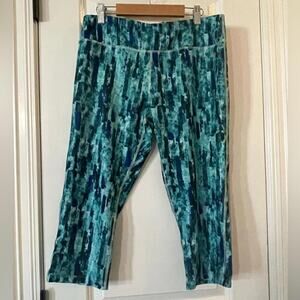 Layer 8 - Geo Print Workout Cropped Pants - EUC - L